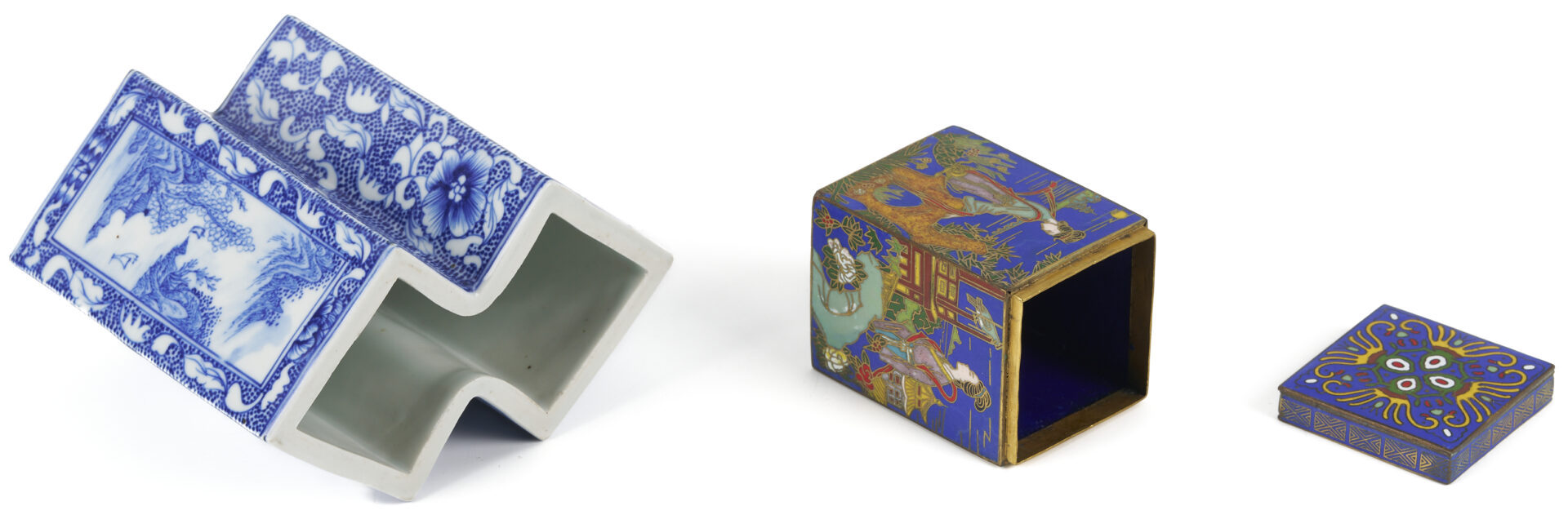 Lot 882: 11 Asian Deocrative Items. incl. Netsukes and More