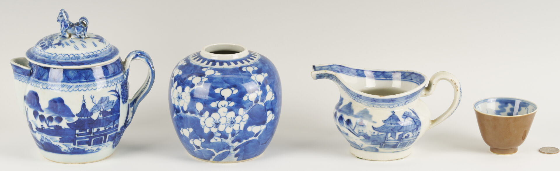 Lot 889: Chinese Export Rose Mandarin Porcelain Bowl, Scalloped Rim and 4 Chinese Blue & White Porcelain Items