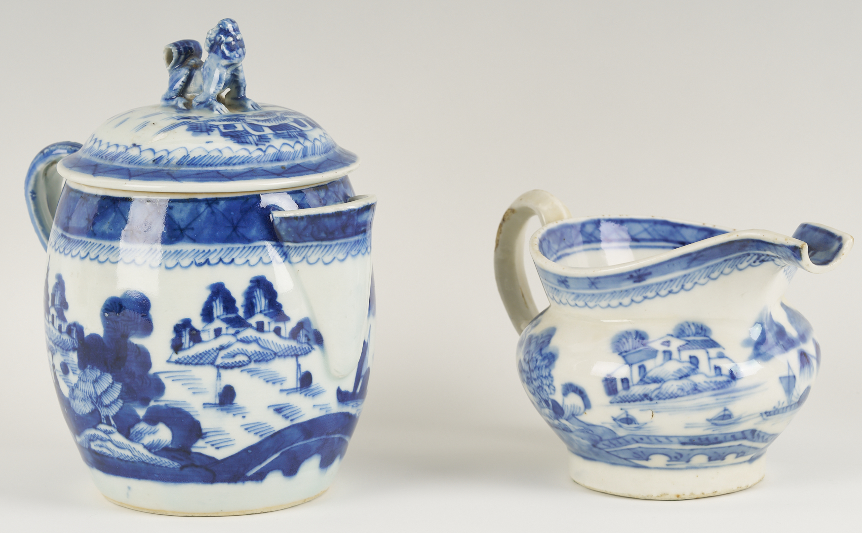 Lot 889: Chinese Export Rose Mandarin Porcelain Bowl, Scalloped Rim and 4 Chinese Blue & White Porcelain Items