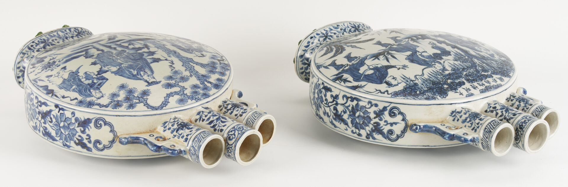 Lot 890: Pair Chinese Blue and White Porcelain Moon Flasks