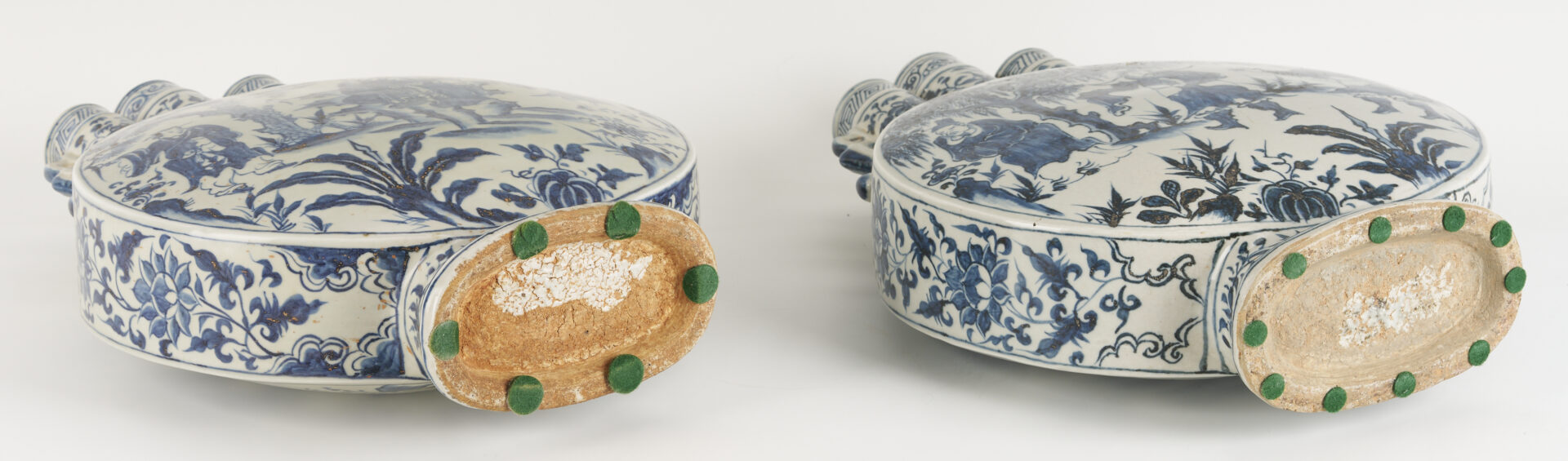 Lot 890: Pair Chinese Blue and White Porcelain Moon Flasks