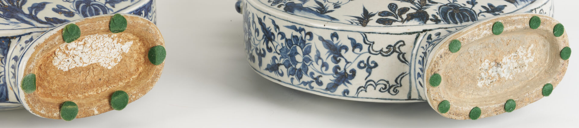 Lot 890: Pair Chinese Blue and White Porcelain Moon Flasks