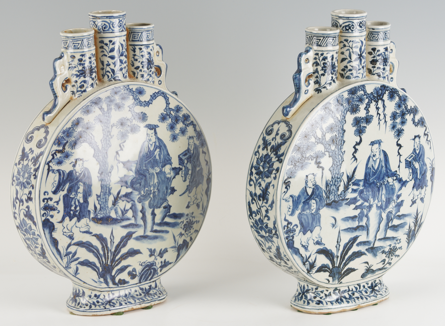 Lot 890: Pair Chinese Blue and White Porcelain Moon Flasks