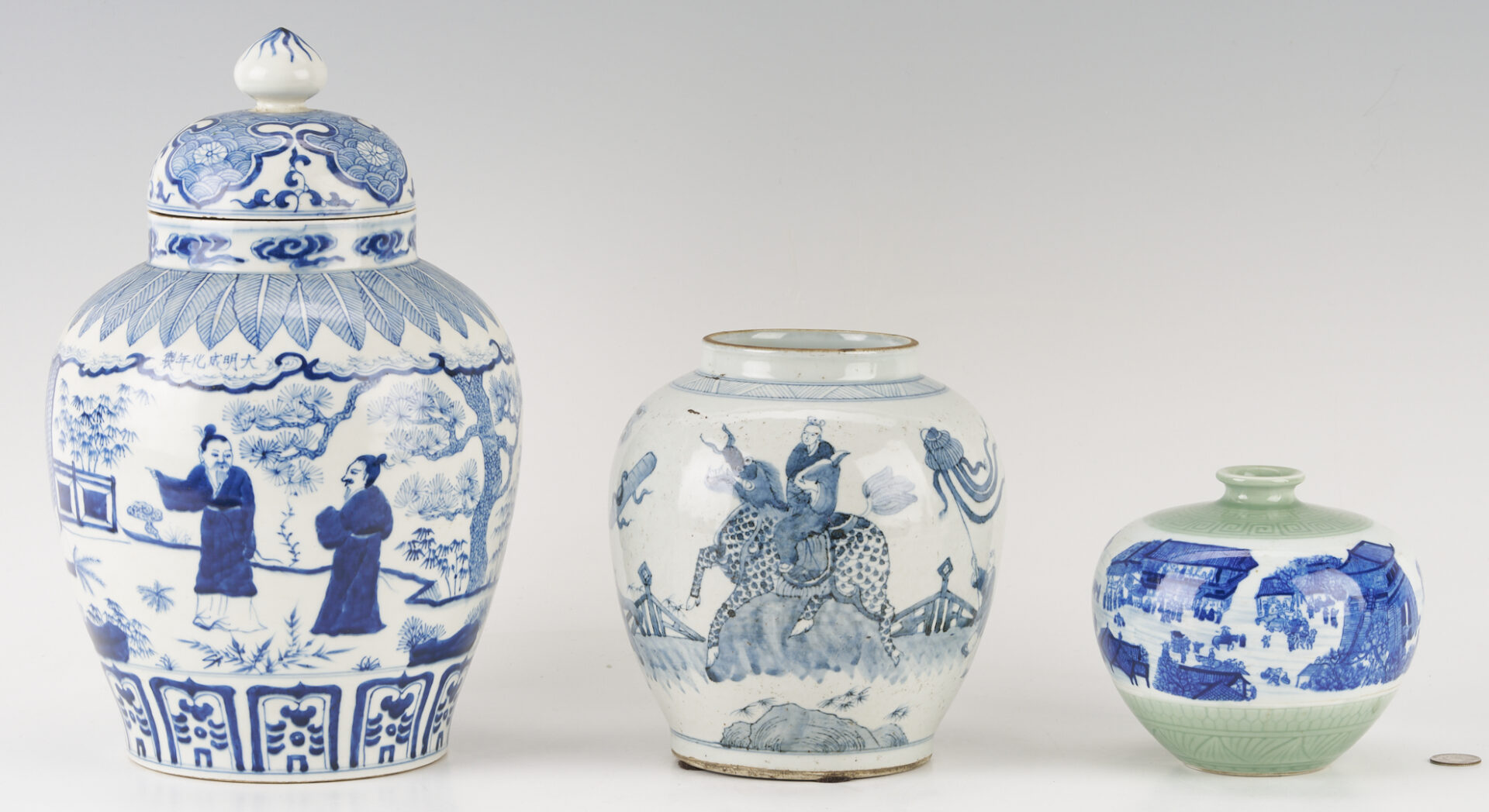 Lot 892: 3 Chinese Blue & White Porcelain Jars