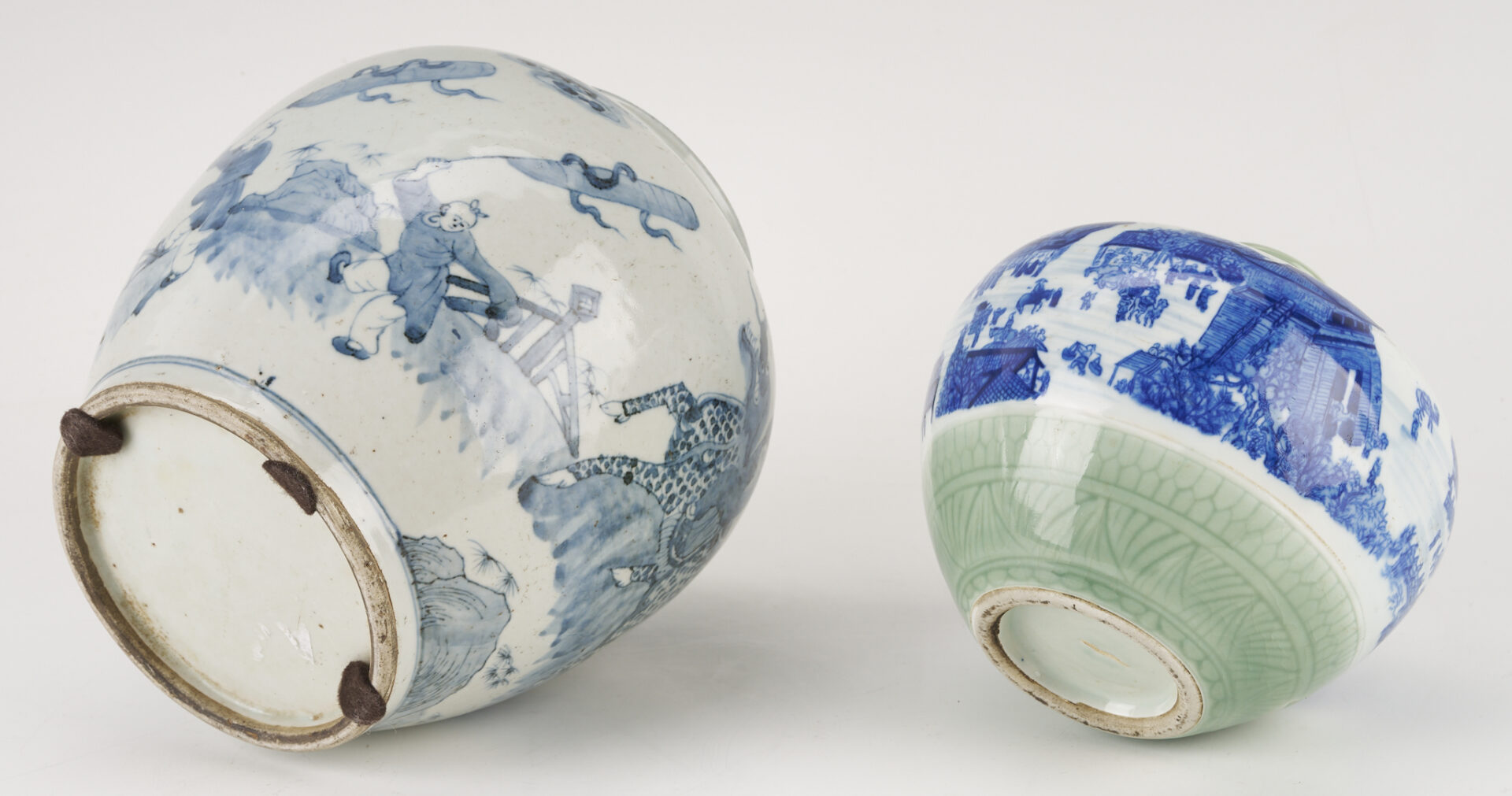 Lot 892: 3 Chinese Blue & White Porcelain Jars