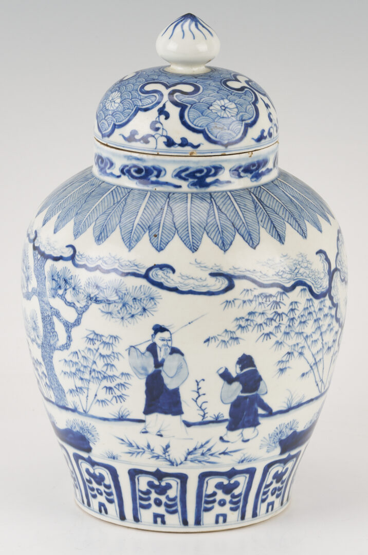 Lot 892: 3 Chinese Blue & White Porcelain Jars