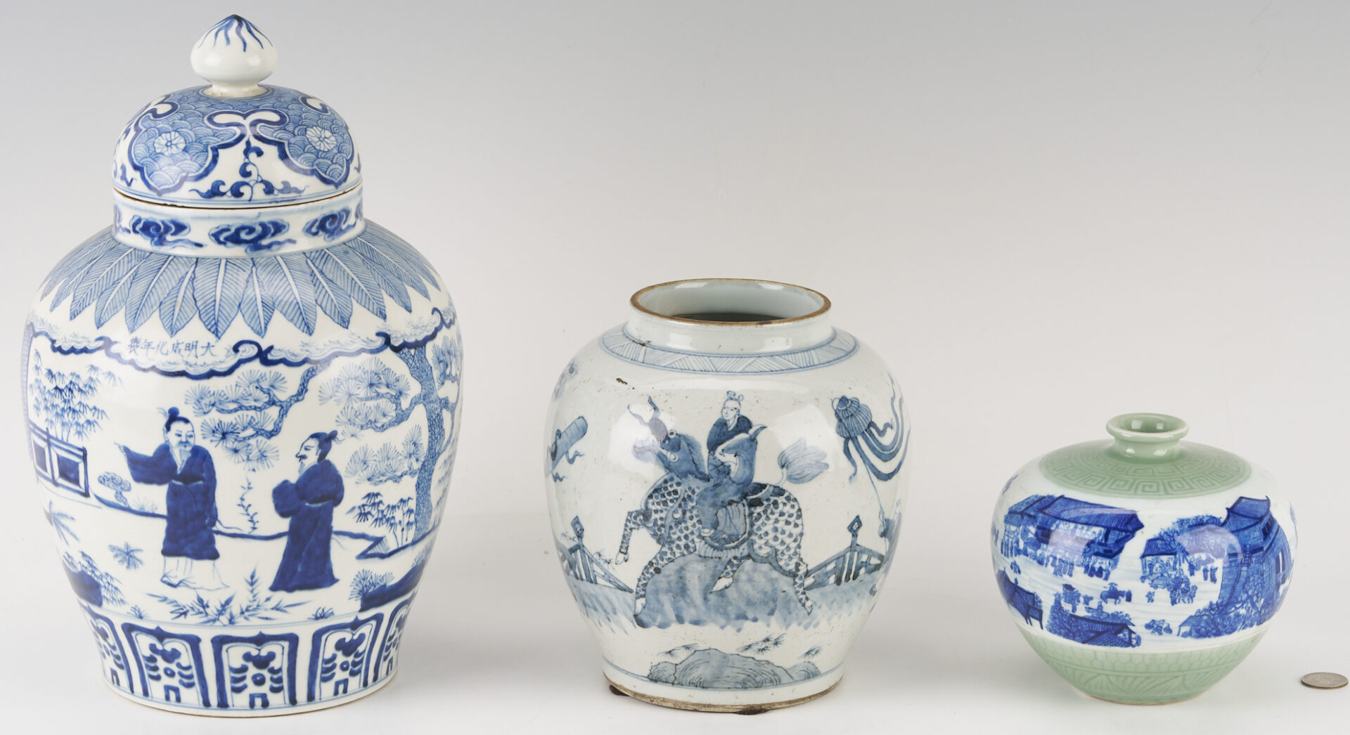Lot 892: 3 Chinese Blue & White Porcelain Jars
