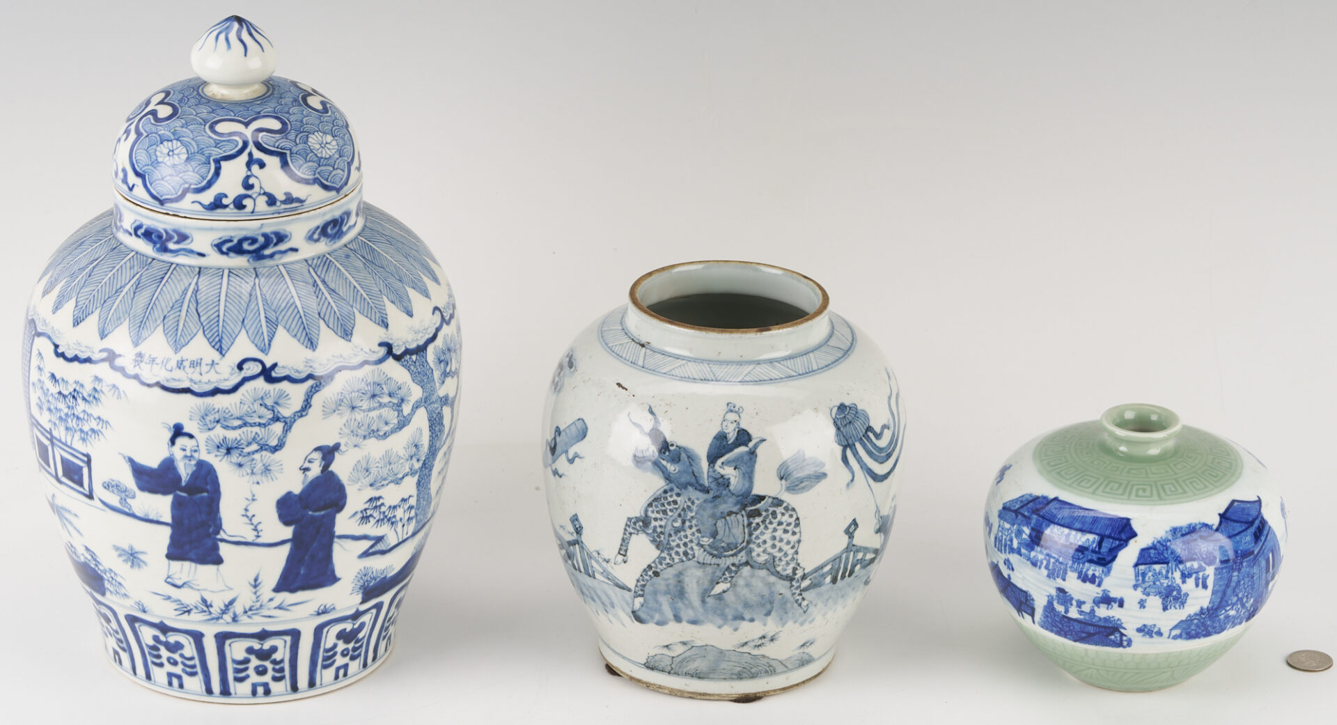 Lot 892: 3 Chinese Blue & White Porcelain Jars