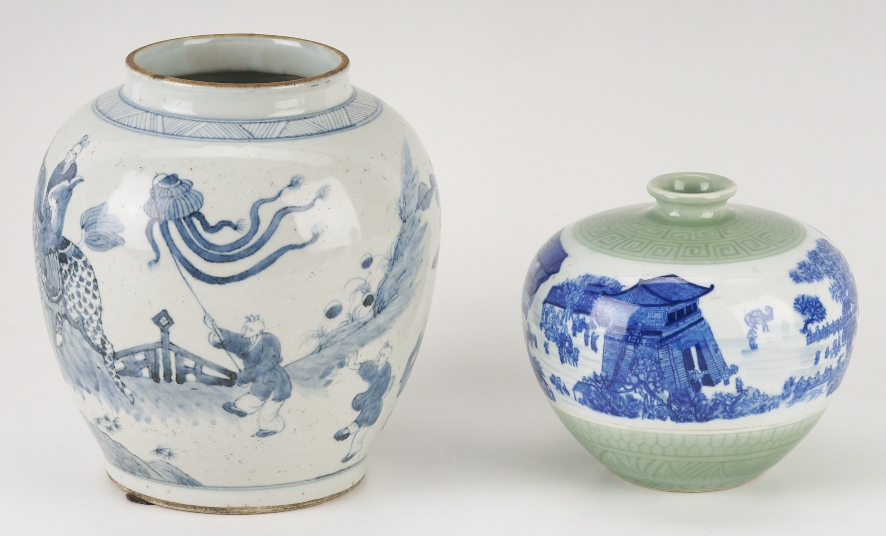 Lot 892: 3 Chinese Blue & White Porcelain Jars