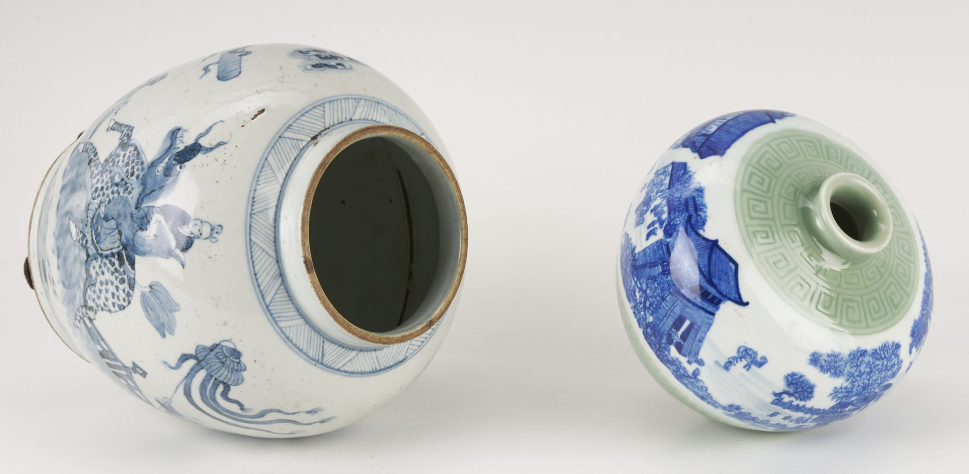 Lot 892: 3 Chinese Blue & White Porcelain Jars