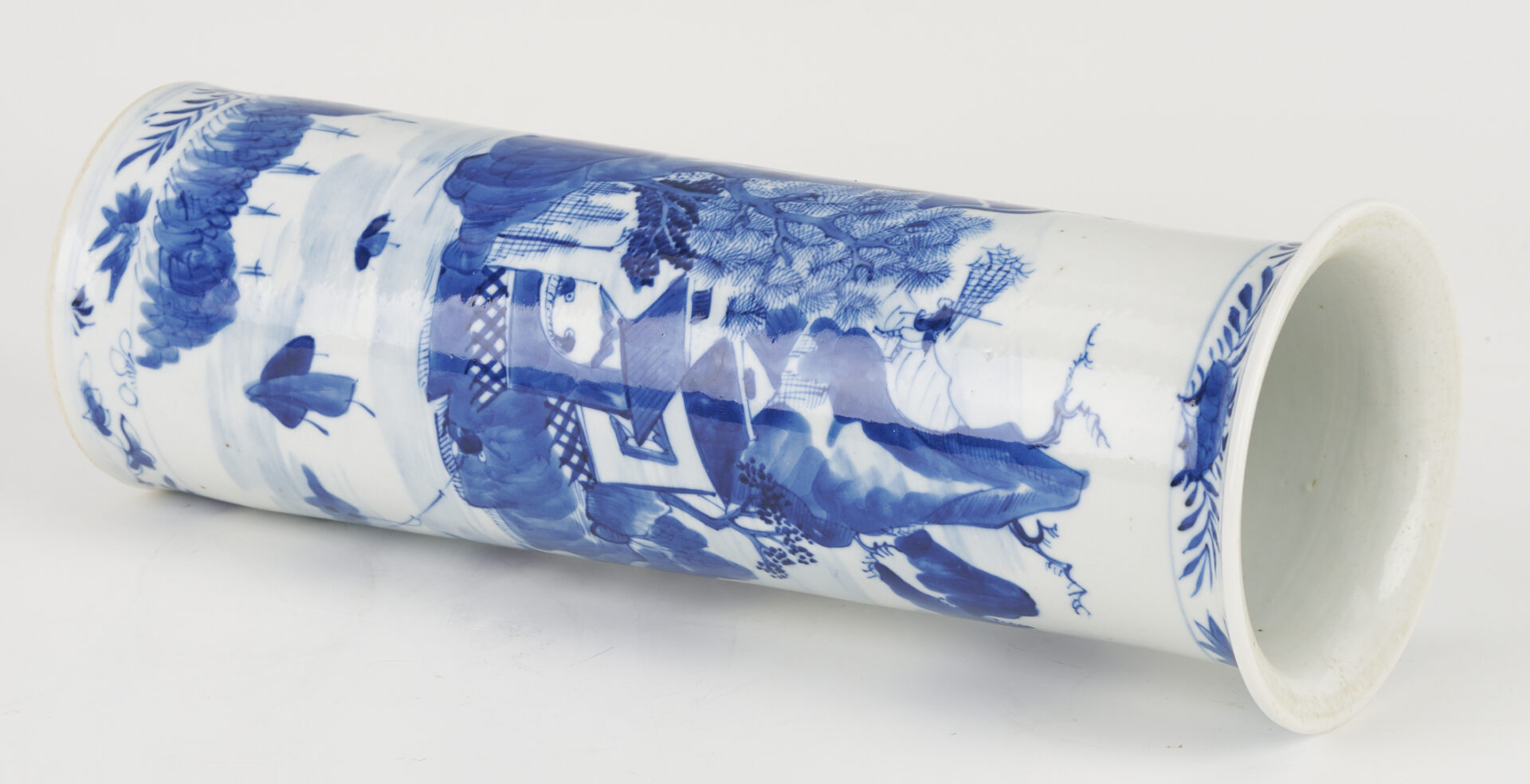 Lot 893: Chinese Blue & White Porcelain Vase and 2 Plates