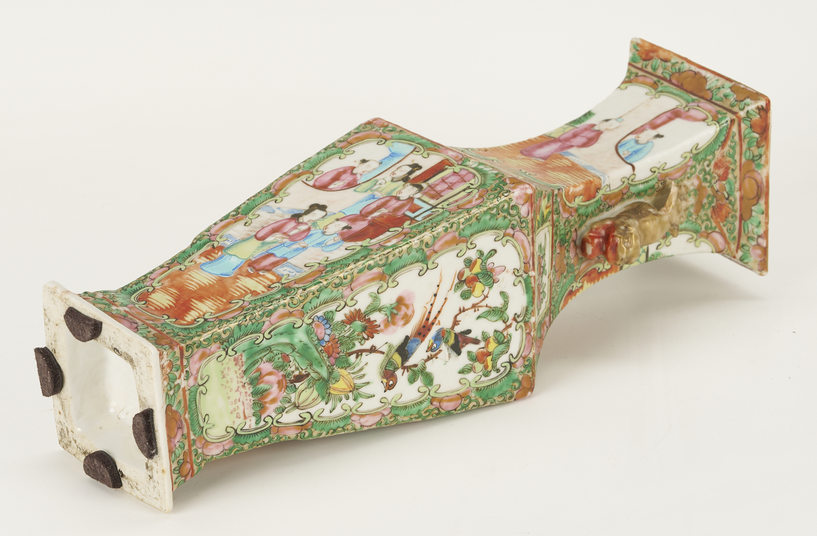 Lot 894: Chinese Rose Medallion Square Vase plus Poem Jar