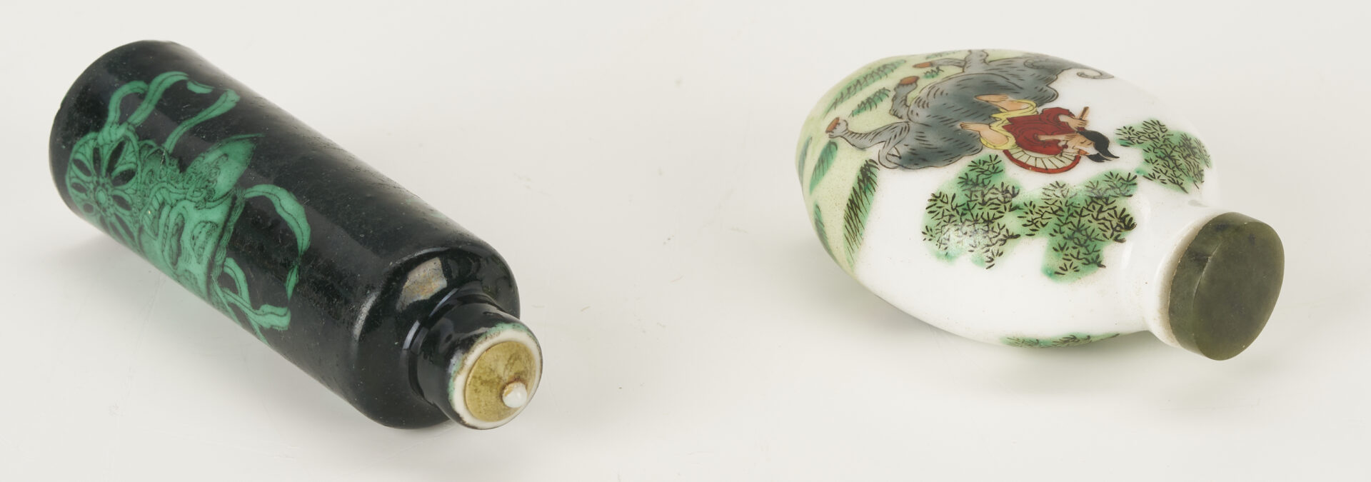 Lot 895: Chinese Molded Dragon Vase and 3 Snuff Bottles