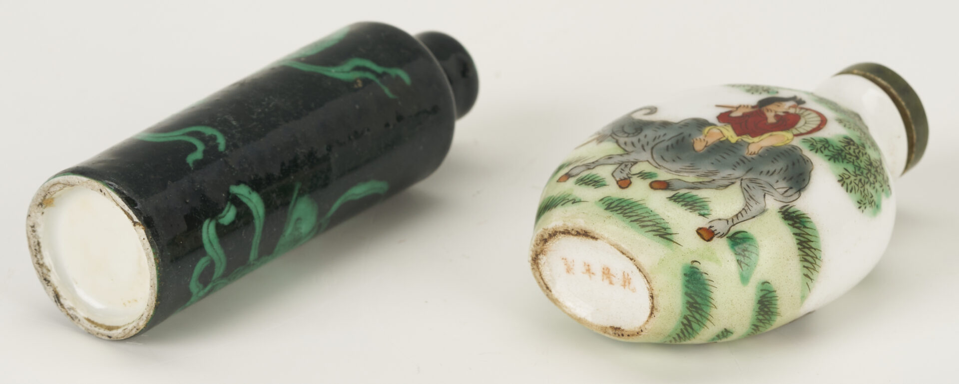 Lot 895: Chinese Molded Dragon Vase and 3 Snuff Bottles