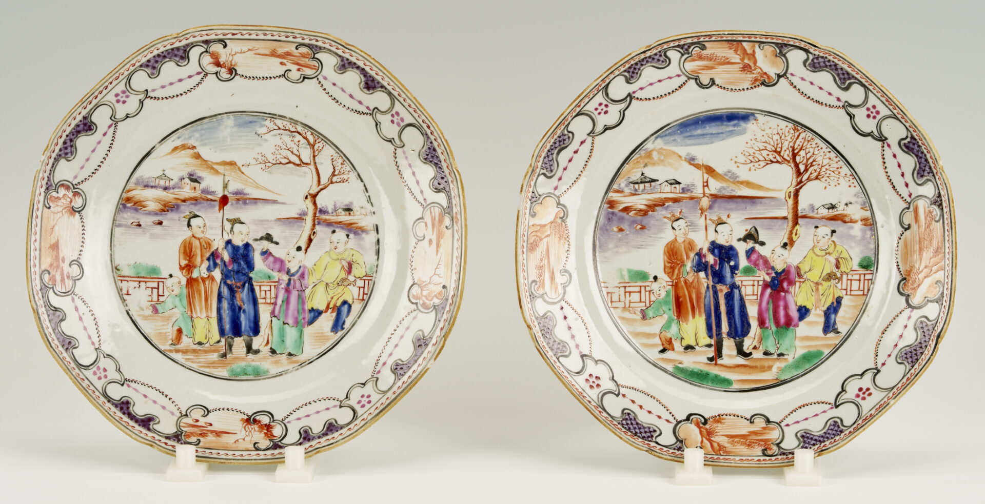 Lot 897: 5 Chinese Export Famille Rose Porcelain Items