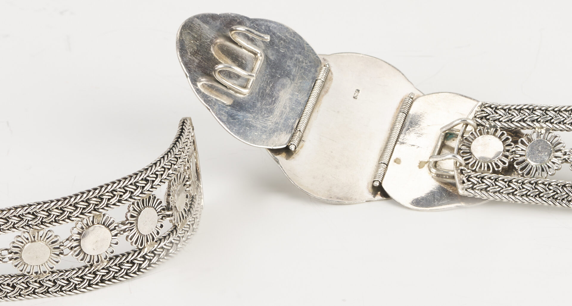 Lot 900: Sterling Silver Belt