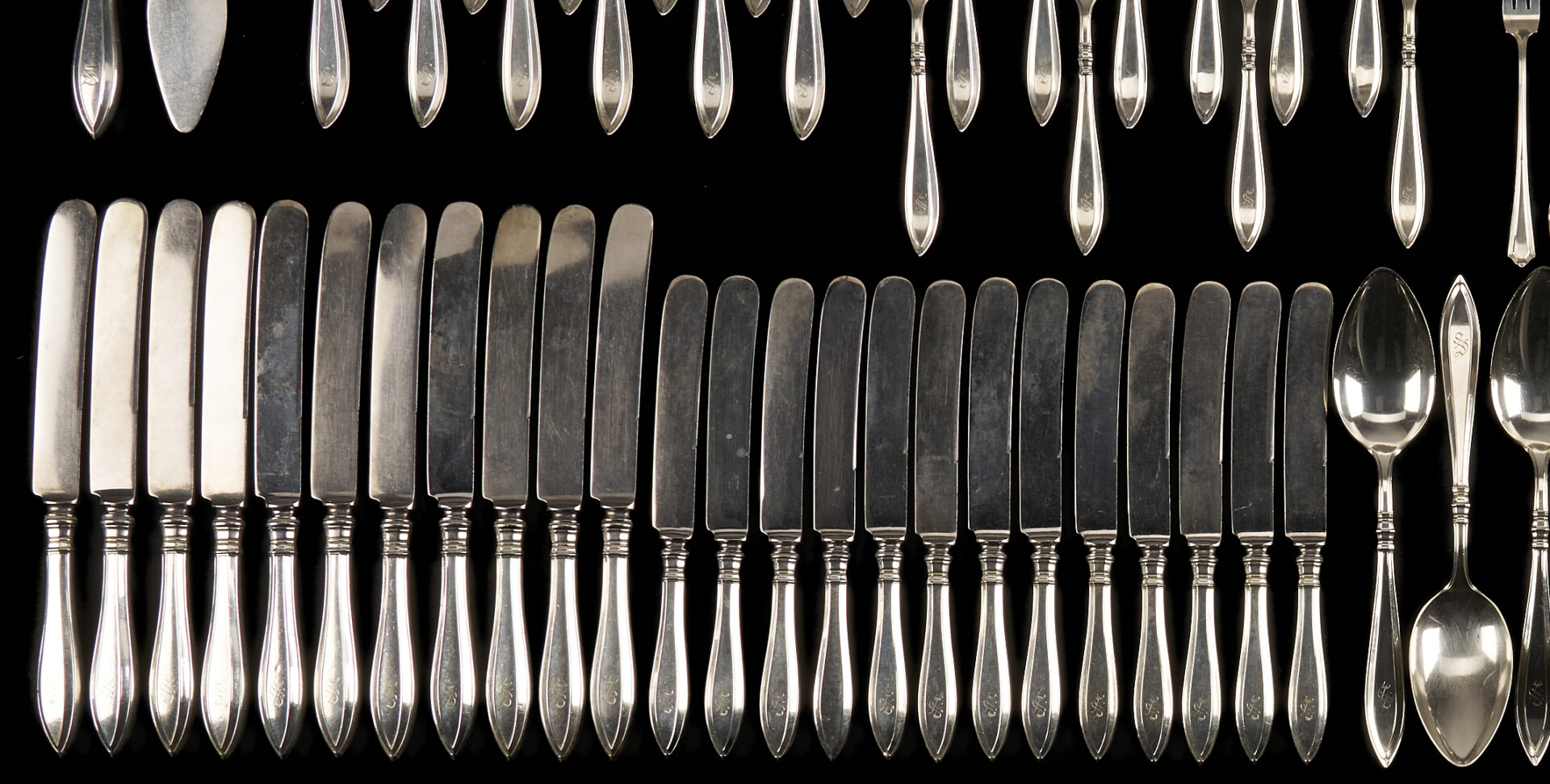 Lot 92: 169 Pcs. Gorham Sterling Silver Flatware, Portsmouth Pattern