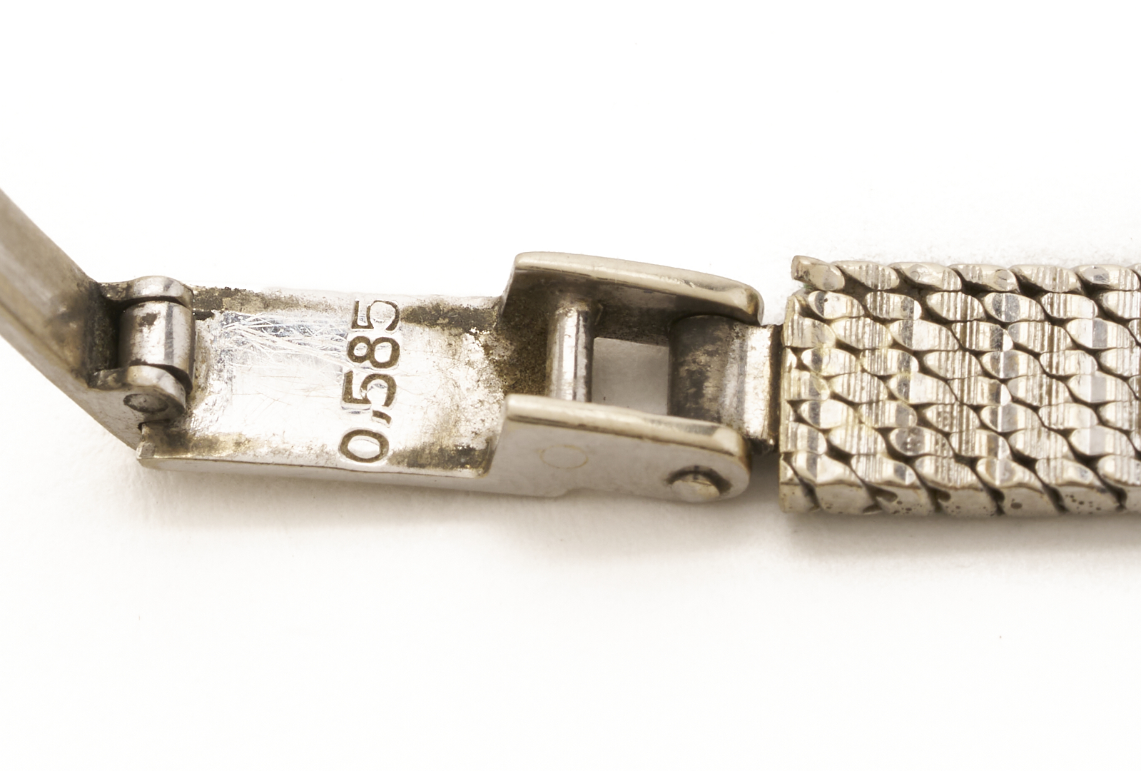 Lot 947: 14K Gold Incabloc Wrist Watch