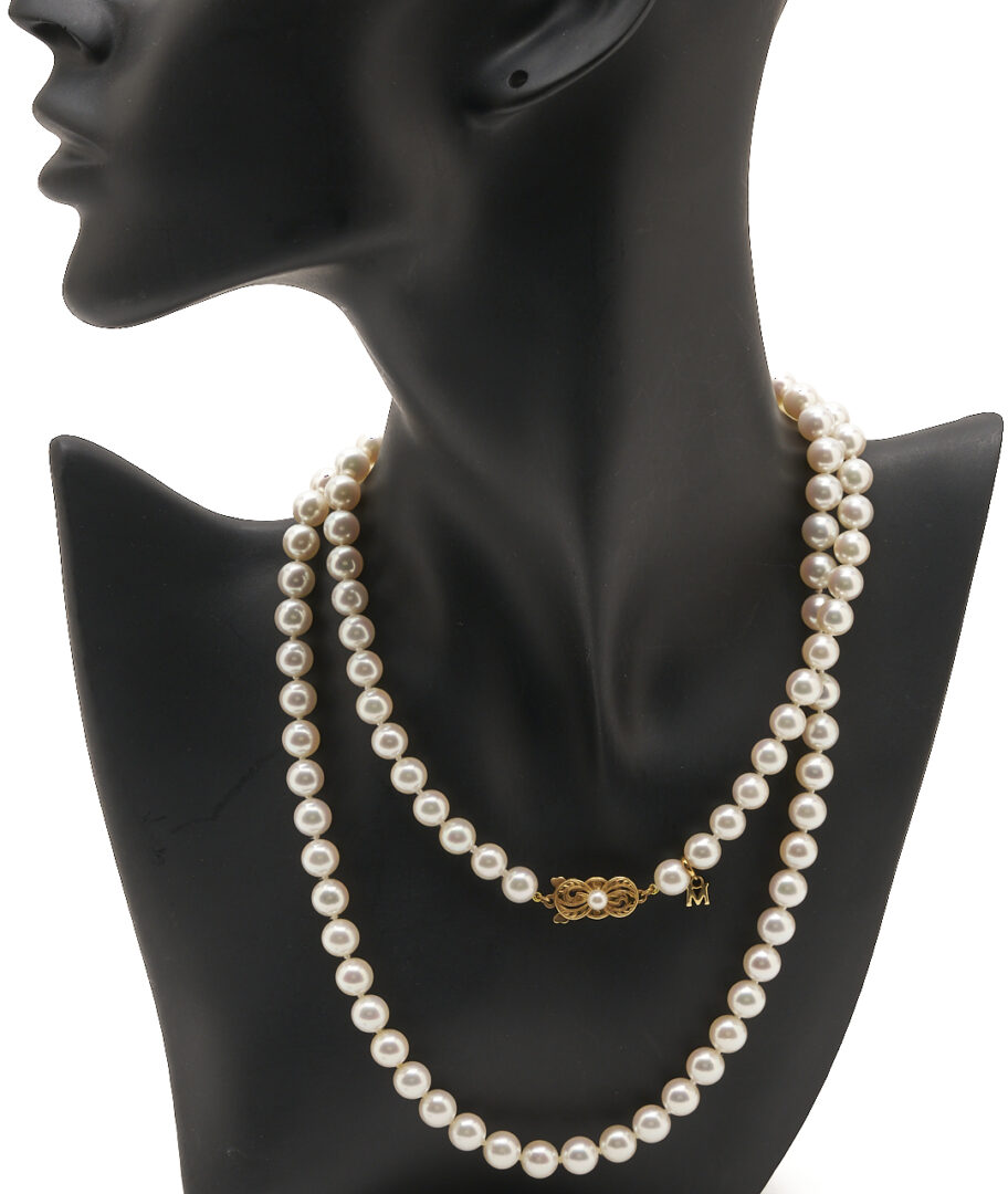 Lot 951: Ladies’ Mikimoto Pearl Necklace, 18K Gold Clasp