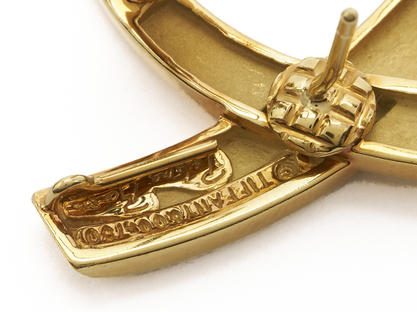 Lot 954: Tiffany & Co. 18K Gold Paloma Picasso Graffiti X Earrings