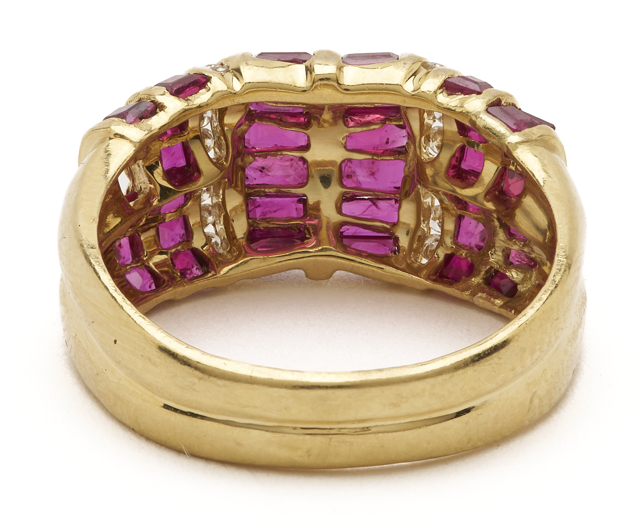 Lot 963: 18K Gold, Ruby & Diamond Ring