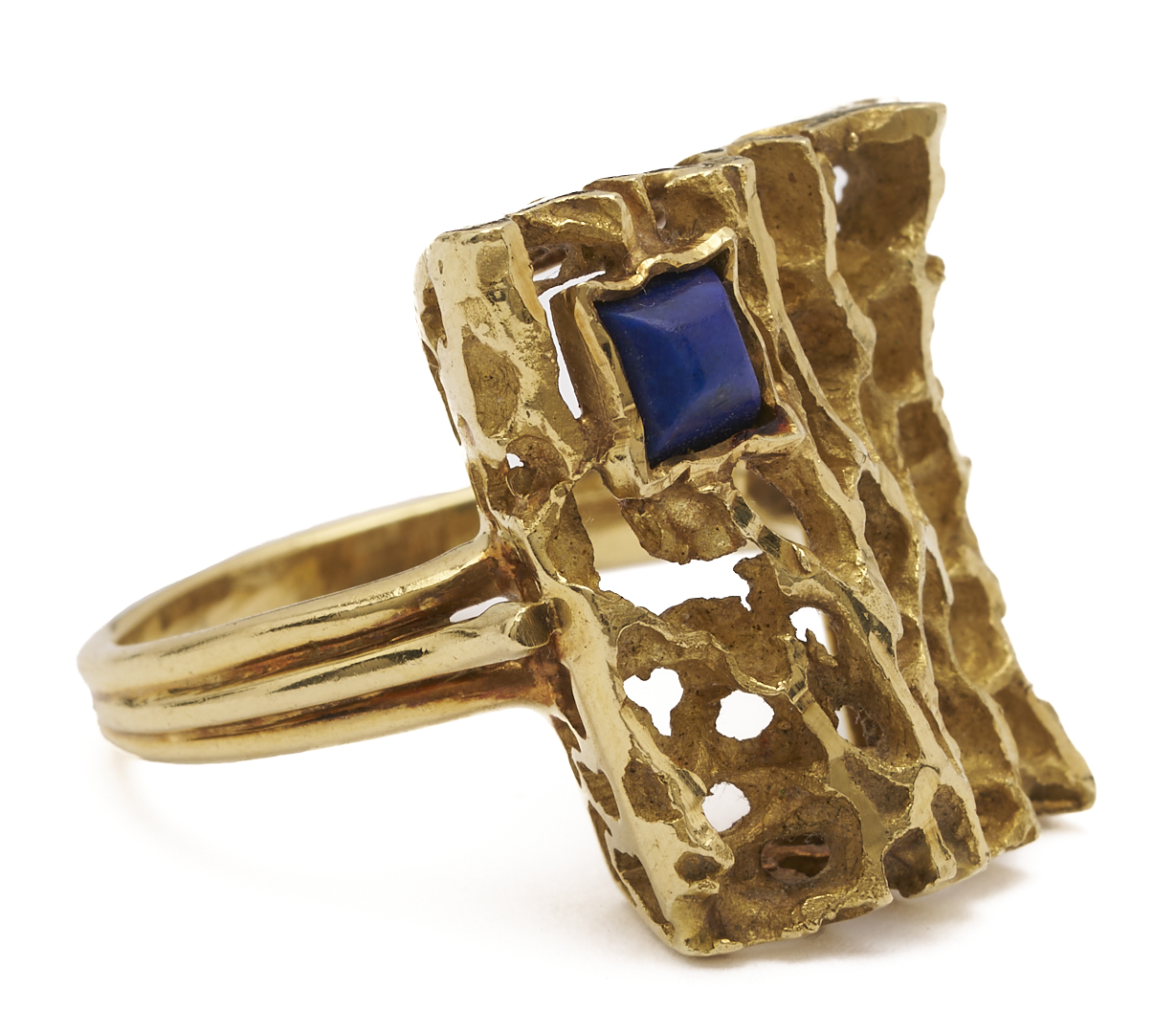 Lot 968: Ladies’ Designer 18K Yellow Gold & Lapis Ring