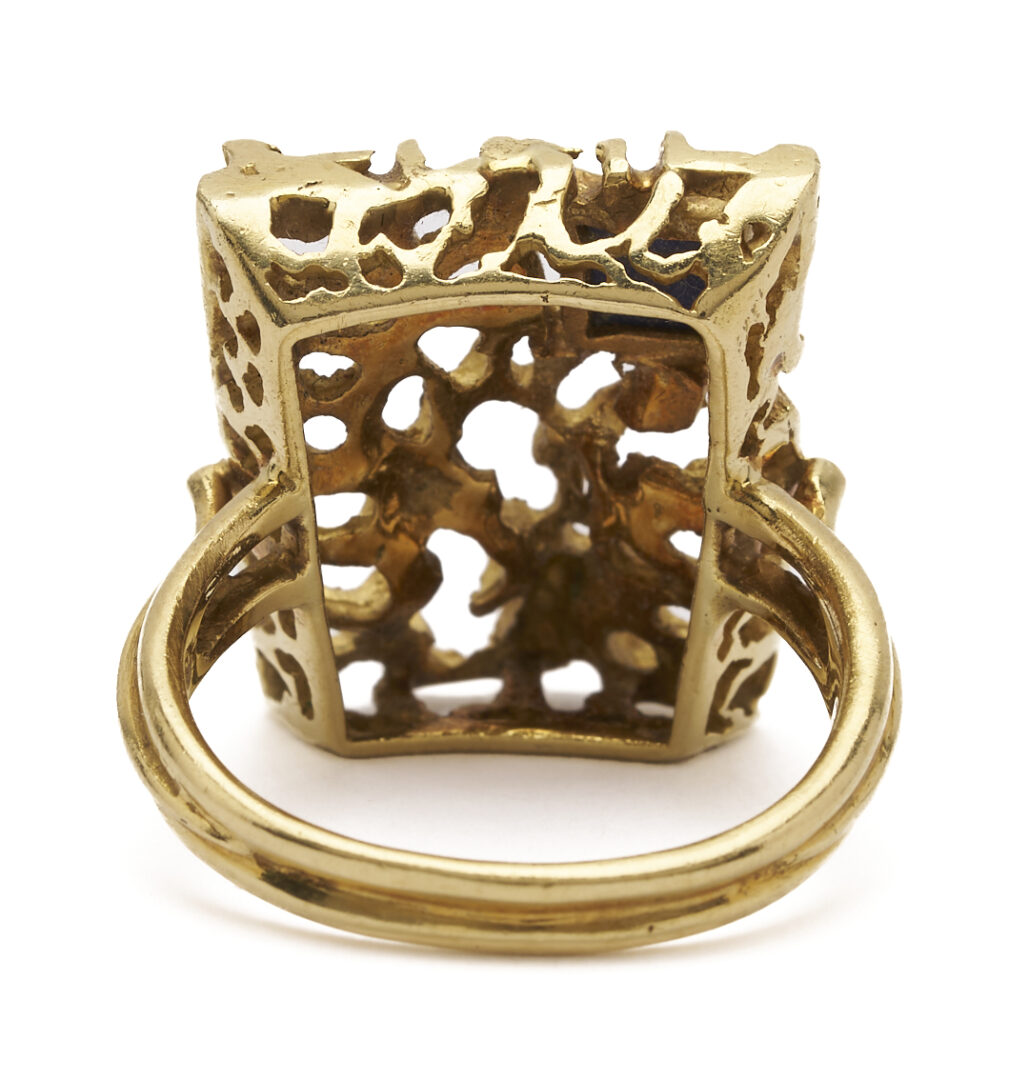 Lot 968: Ladies’ Designer 18K Yellow Gold & Lapis Ring
