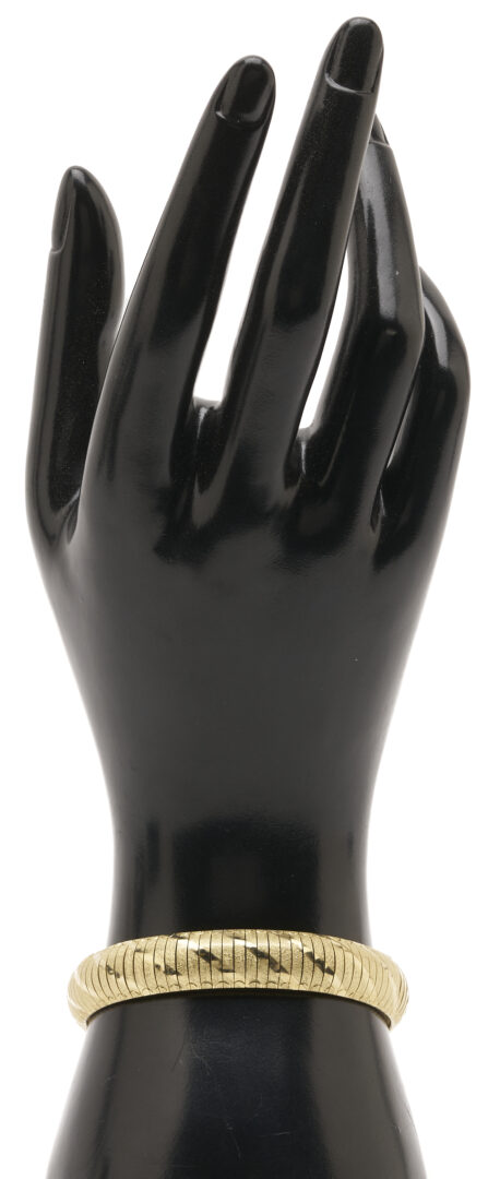 Lot 978: 10K Italian Gold Bracelet