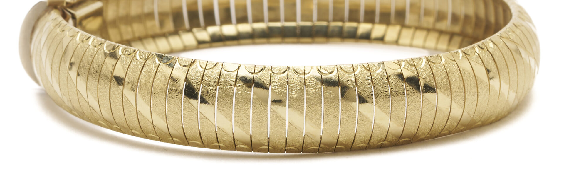 Lot 978: 10K Italian Gold Bracelet