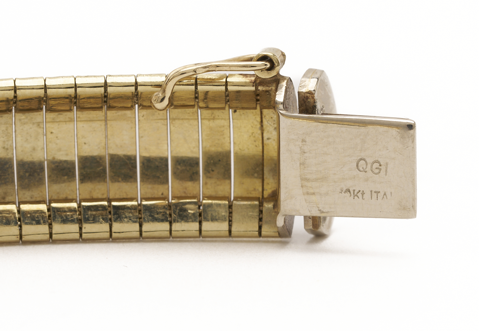 Lot 978: 10K Italian Gold Bracelet