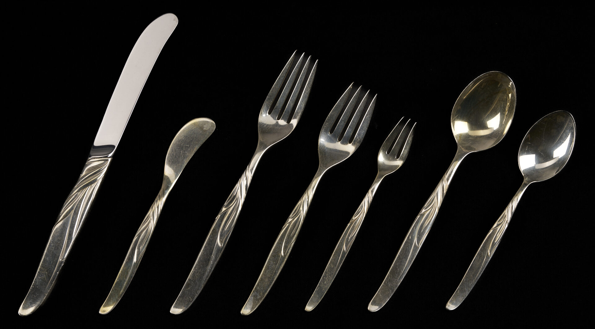 Lot 97: 164 Pcs. Towle Southwind Sterling Flatware, svc. for 27