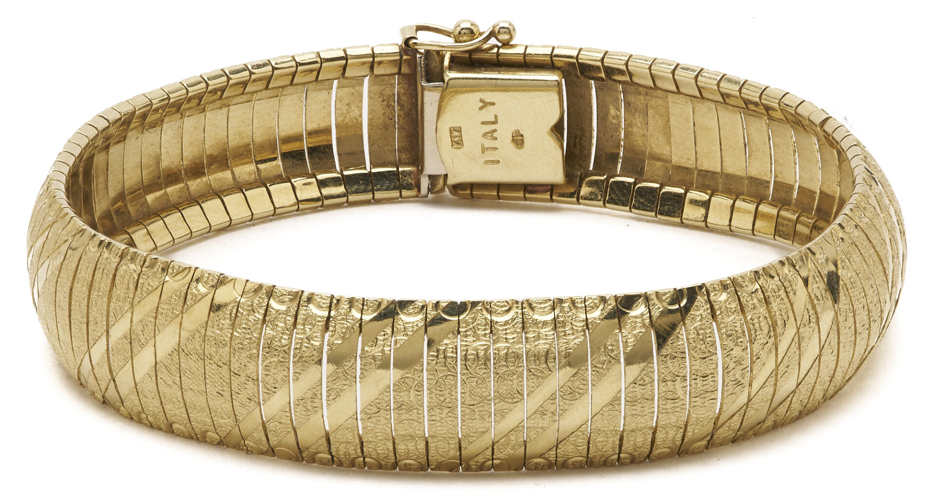 Lot 981: 10K Italian Gold Bracelet