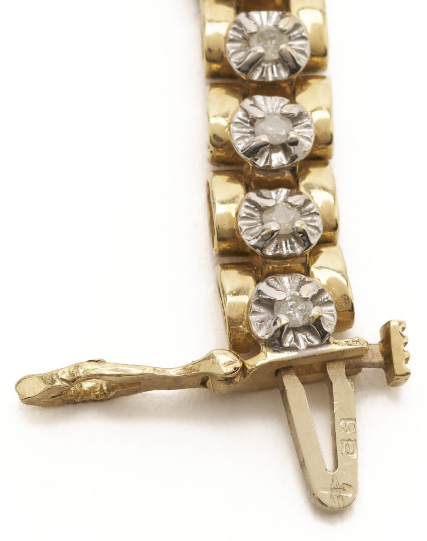 Lot 987: 14K Gold & Diamond Bracelet