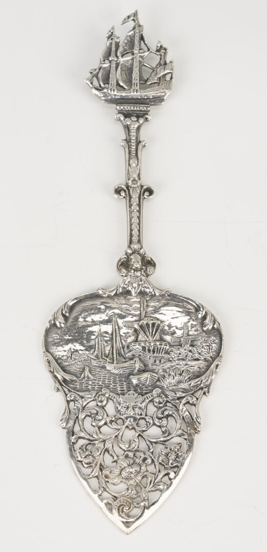 Lot 994: 4 pcs Continental Silver: Box, Sugar and Server plus Sterling Magnifying Glass