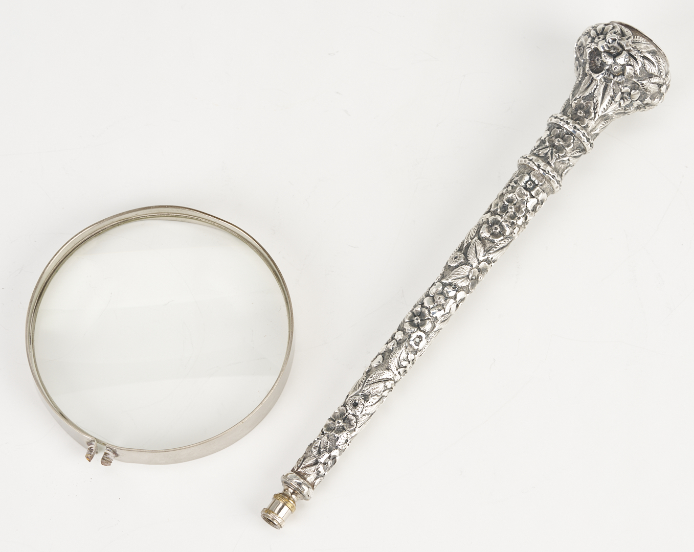 Lot 994: 4 pcs Continental Silver: Box, Sugar and Server plus Sterling Magnifying Glass