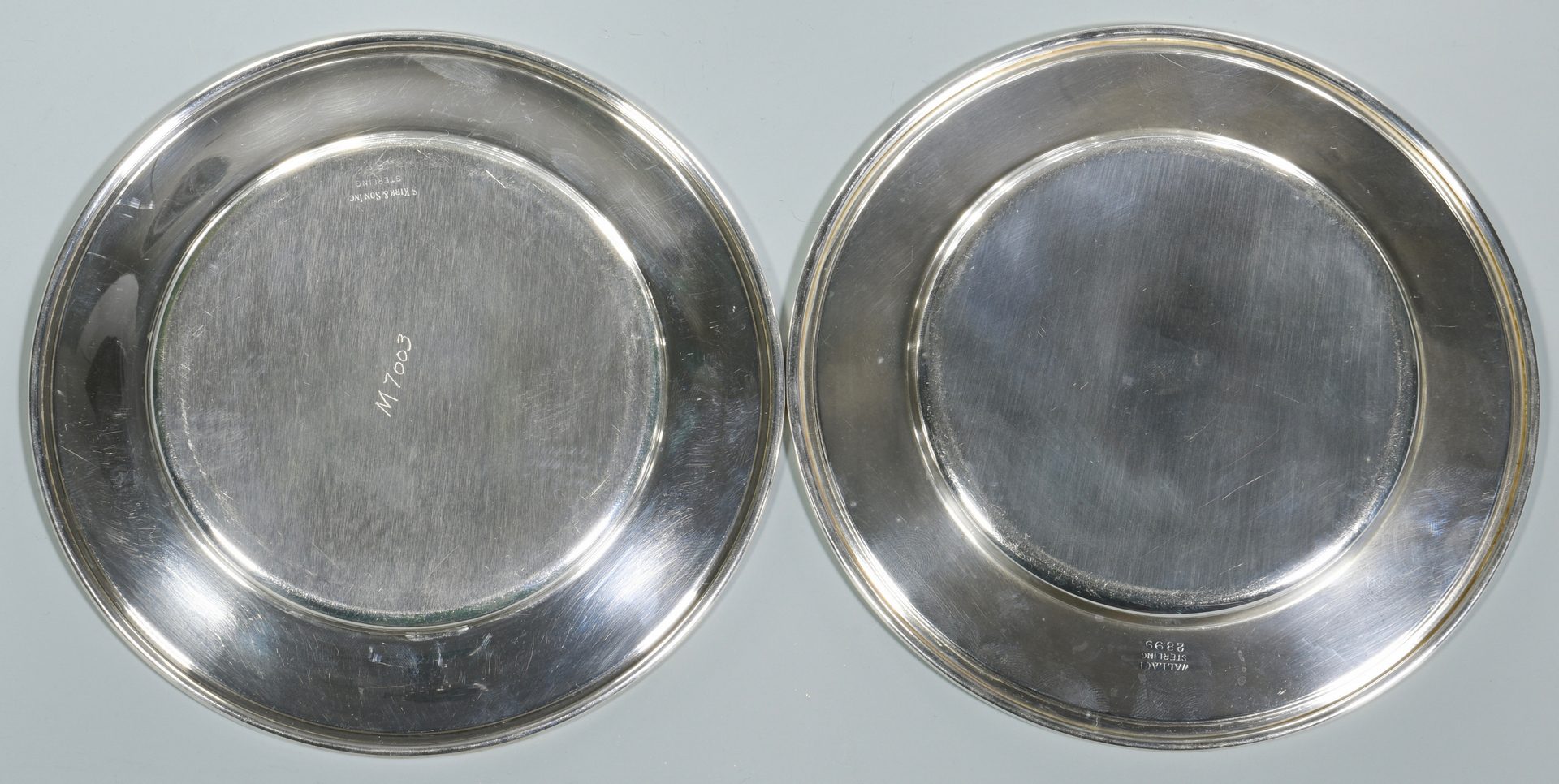 Lot 827: 20 Sterling Bread/Butter Plates, incl Kirk