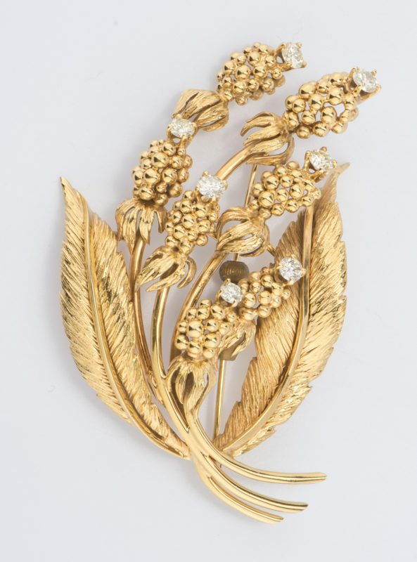 Lot 703: 14K Thistle Brooch with Diamonds