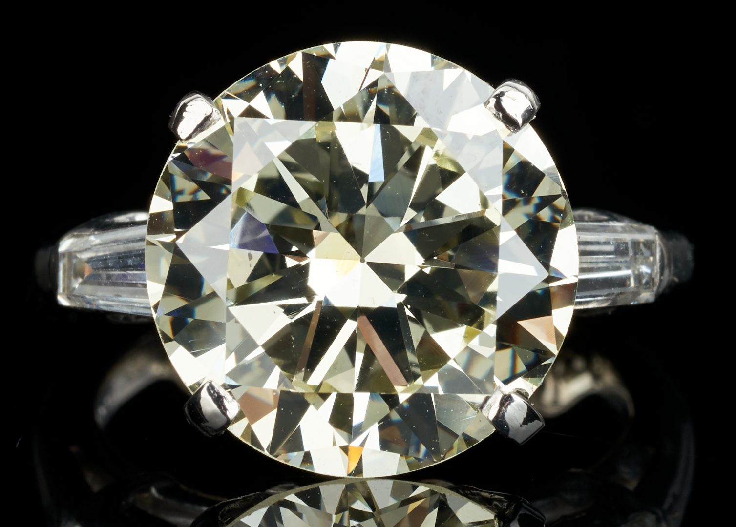 Ladies platinum and diamond engagement ring containing 1 round brilliant cut diamond 5.70 carats.