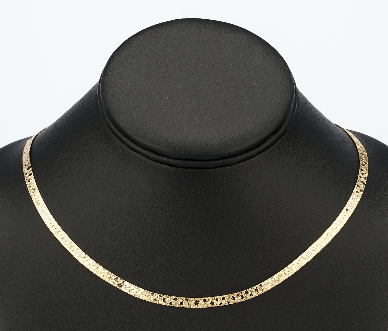 Lot 785: 3 Ladies Gold Necklaces