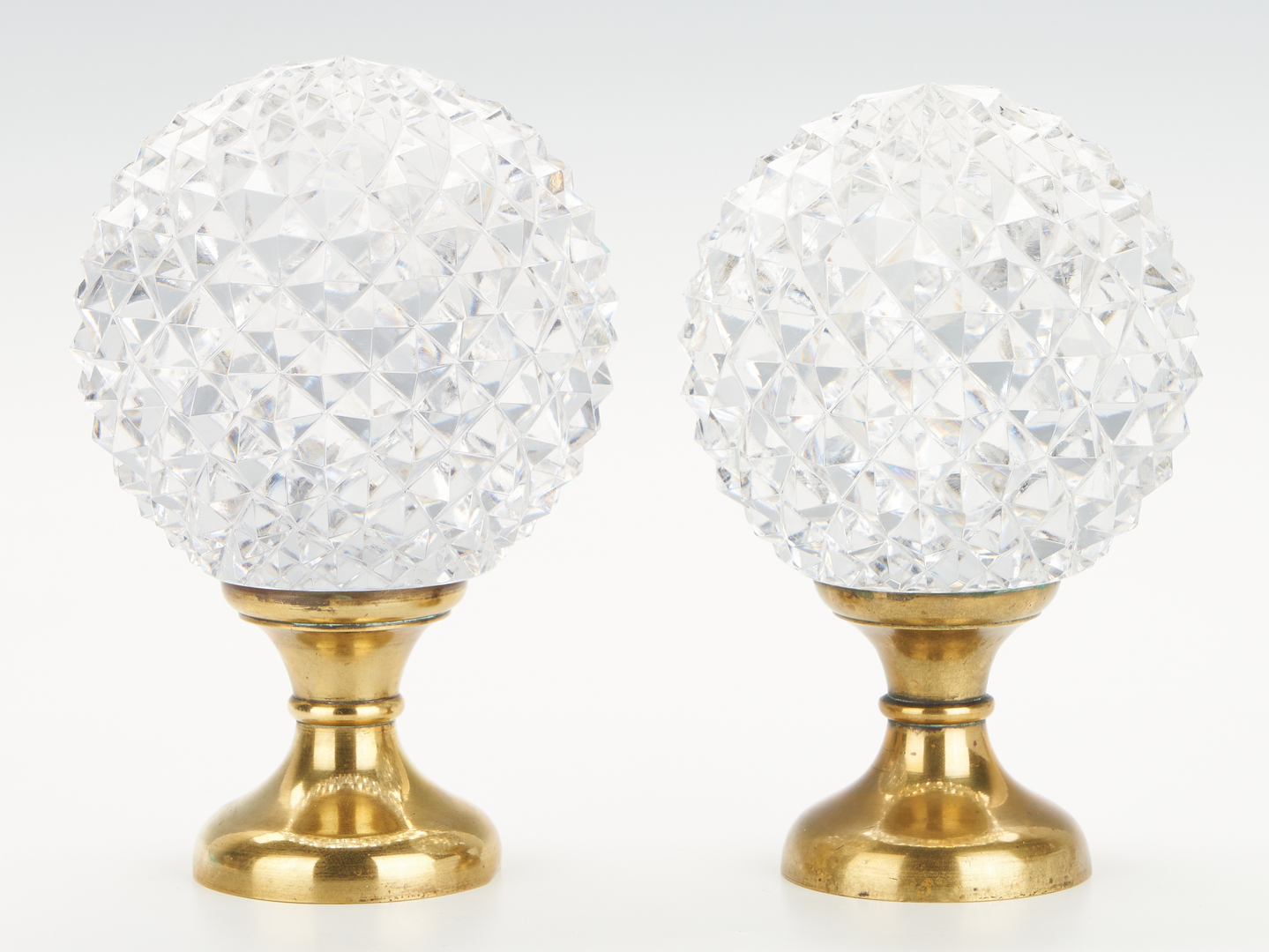 Lot 246: 4 French Spherical Glass Newel Finials