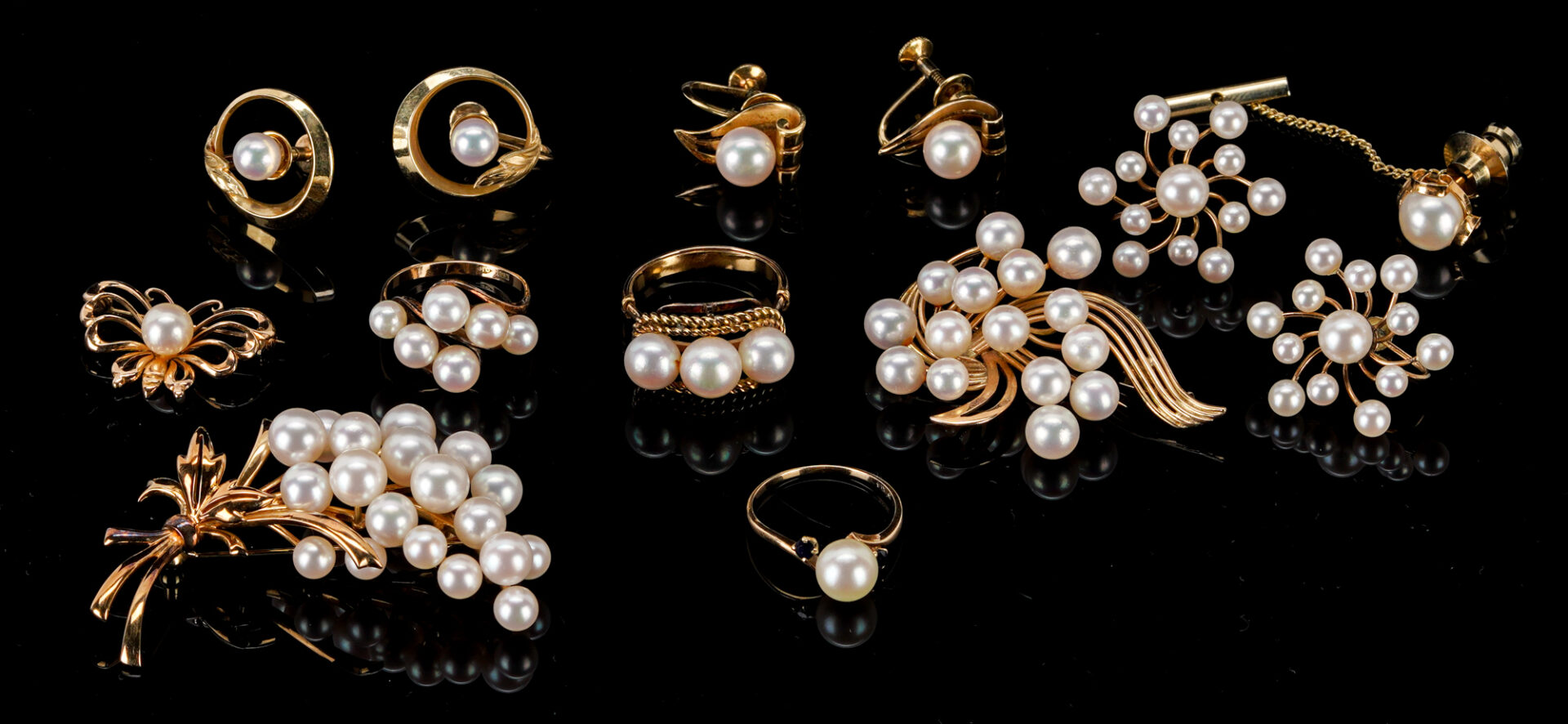 Lot 324: 10 Piece Gold & Pearl Jewelry Lot incl. Mikimoto