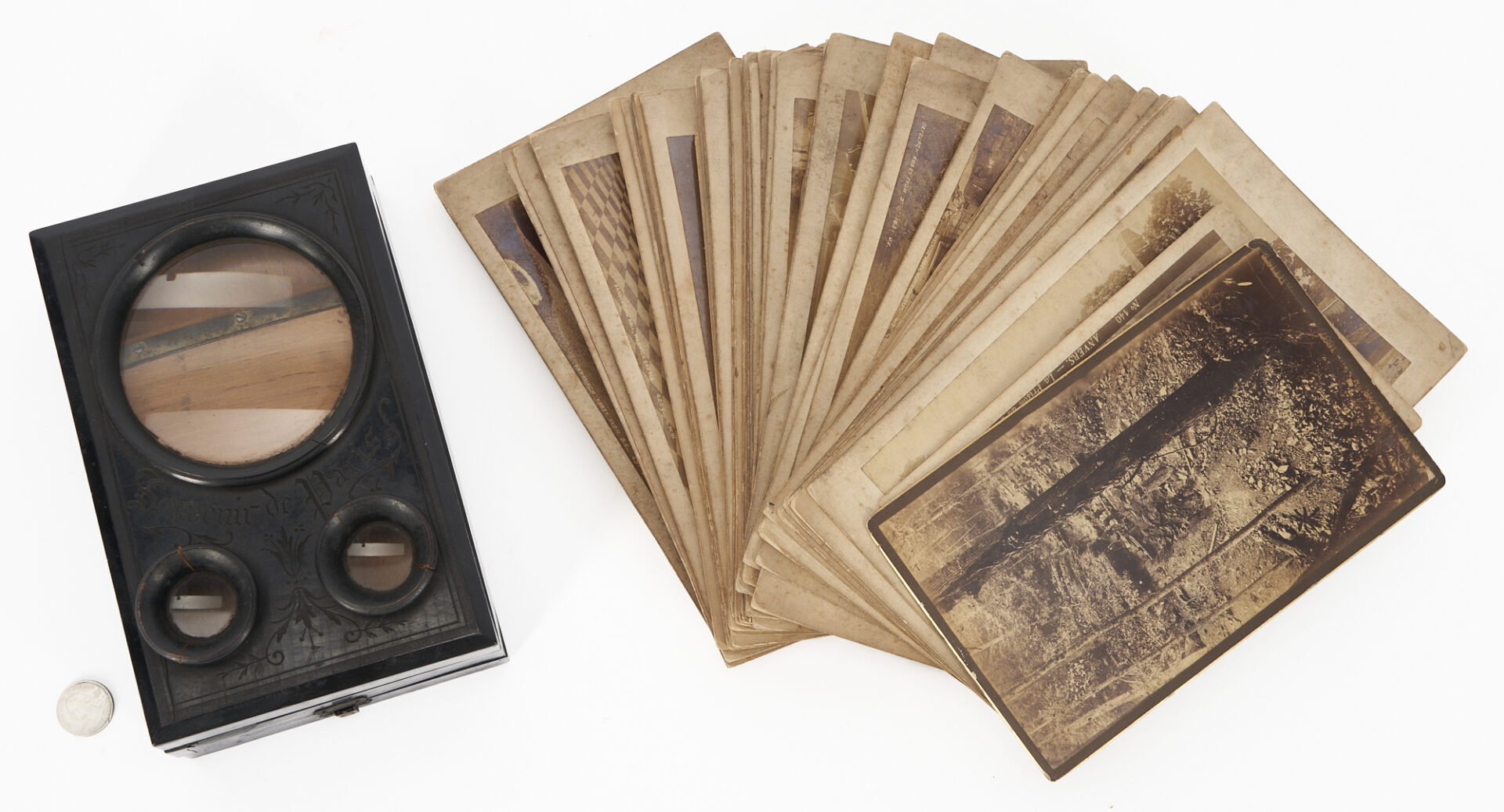 Lot 614: Graphoscope with 53 Photographic Cards