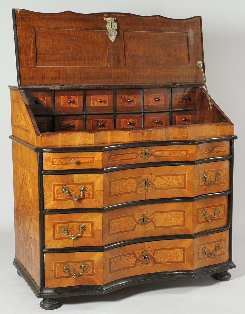 Lot 101: Continental Parquetry Desk
