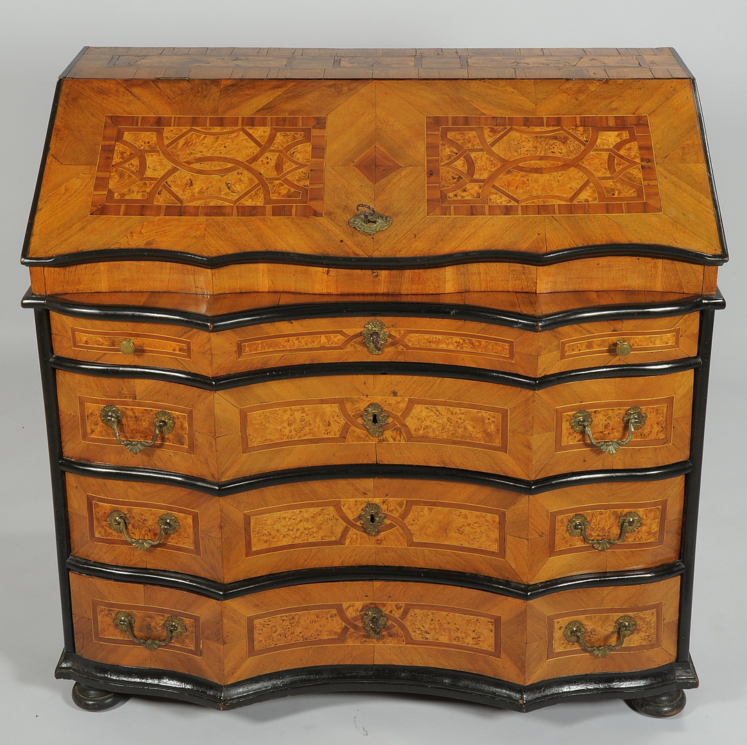 Lot 101: Continental Parquetry Desk