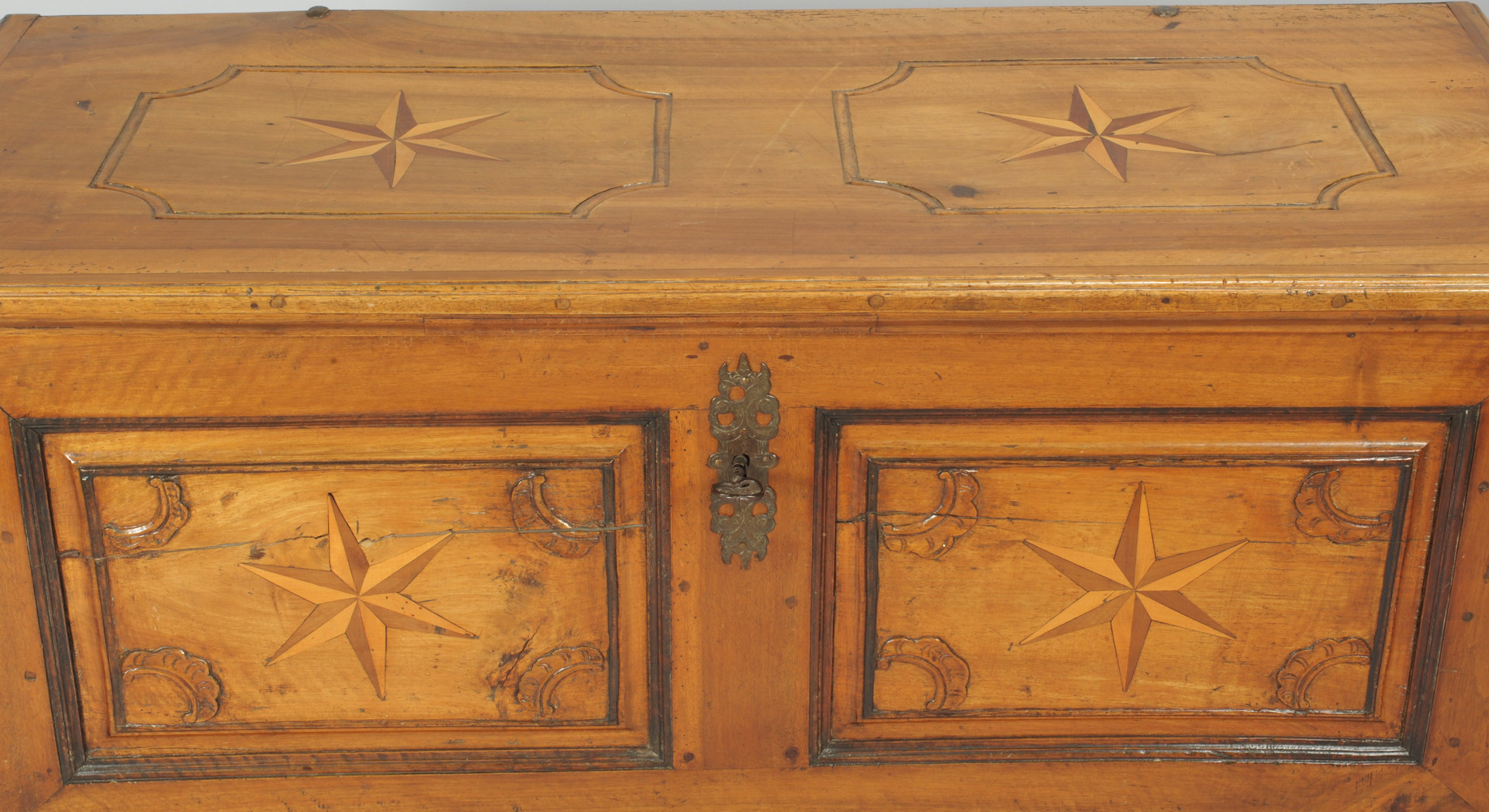 Lot 102: Continental Blanket Chest w/ Star Inlay