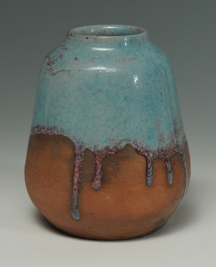 Lot 134: Early Jugtown pottery vase