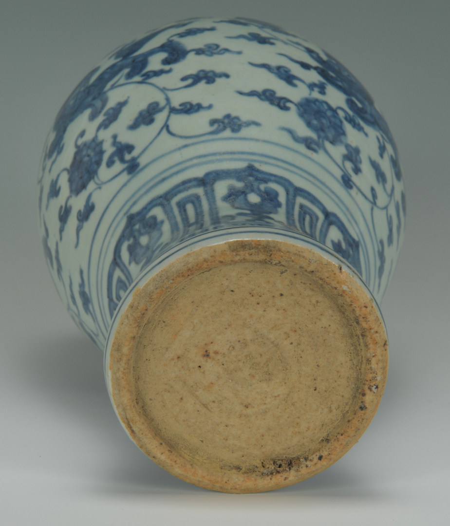 Lot 198: Chinese Porcelain Blue Underglaze Meiping Vase