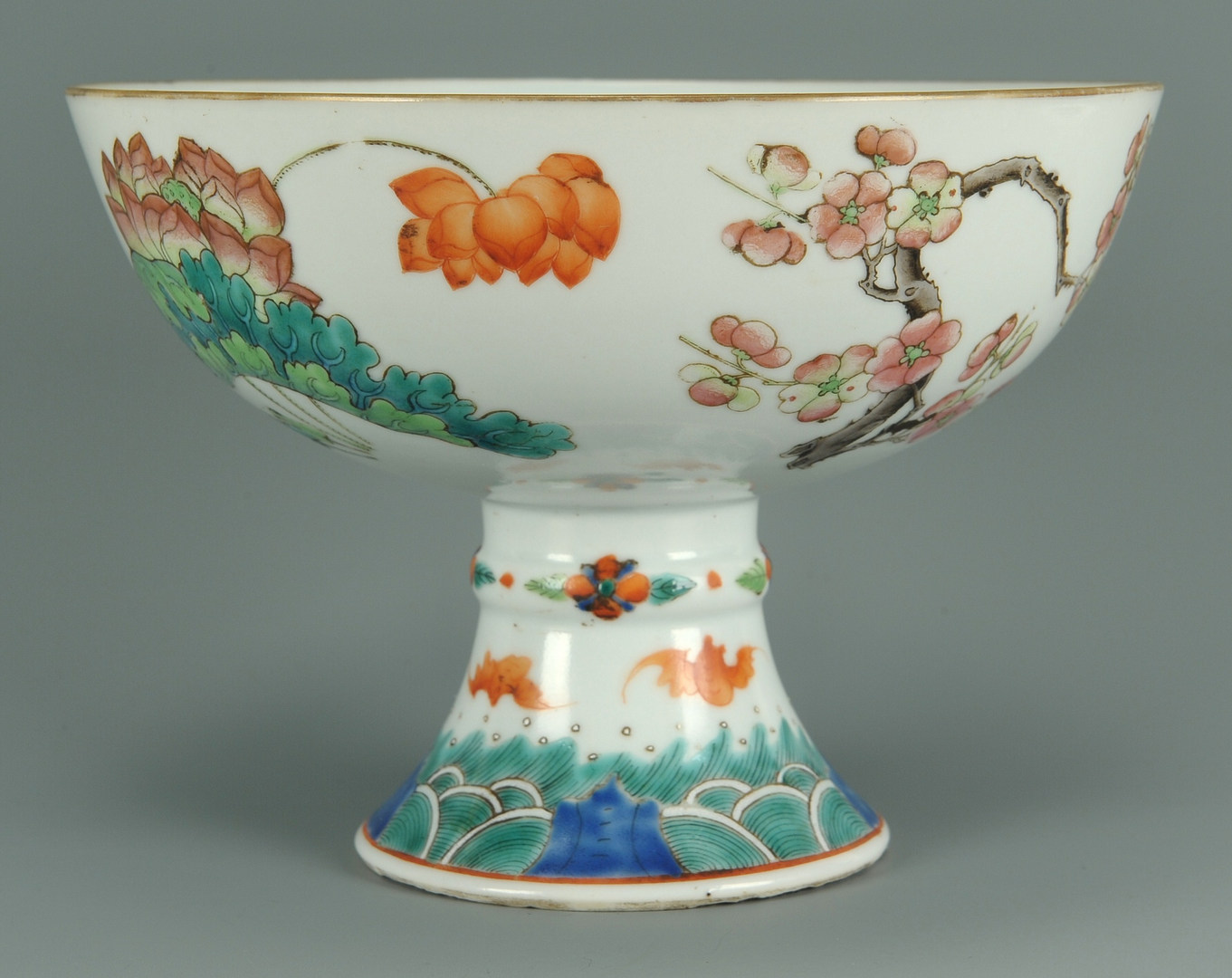 Lot 201: Chinese Famille Rose Porcelain Compote