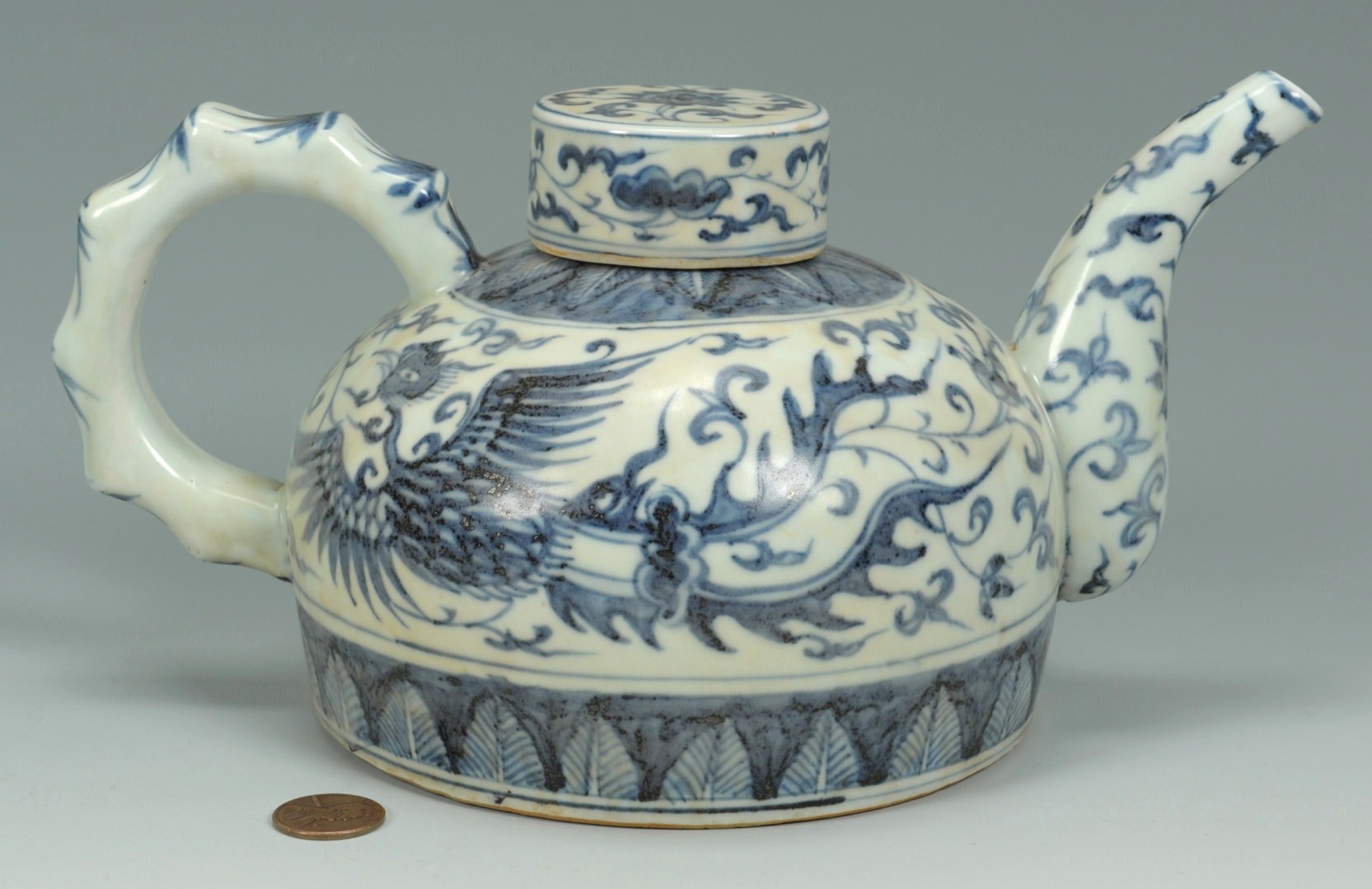 Lot 207: Chinese Export Blue and White Tea Pot