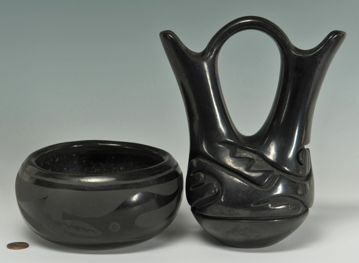 Lot 398: Teresita Naranjo Wedding Vase and Sisner Jar
